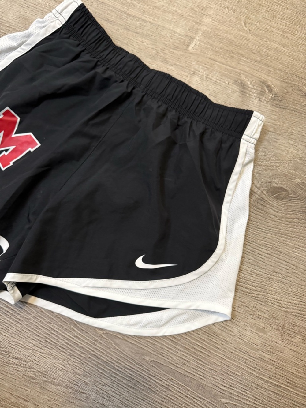 •NIKE• RUNNING SHORTS - Picture 2 of 6
